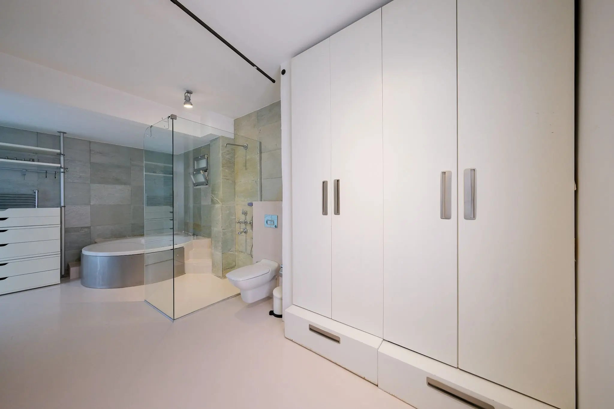 Modern bathroom